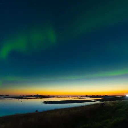 Eagle Bay - Waterfront Rorbu A Σαλέ