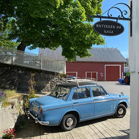 Eagle Bay - Waterfront Rorbu A Σαλέ *