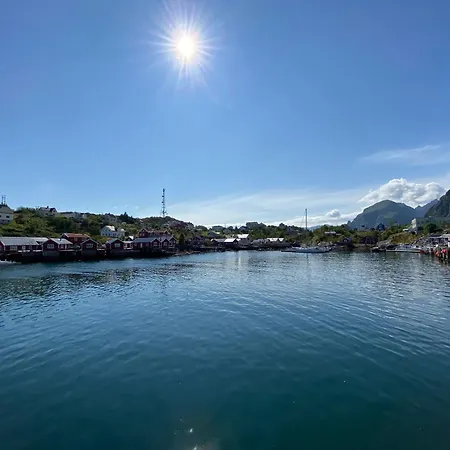 Eagle Bay - Waterfront Rorbu A Chalet *
