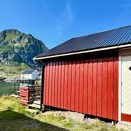 Eagle Bay - Waterfront Rorbu A Chalet Sorvagen