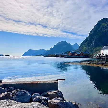Eagle Bay - Waterfront Rorbu A شاليه Sørvågen