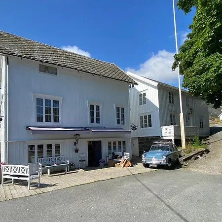 Horská chata Eagle Bay - Waterfront Rorbu A *